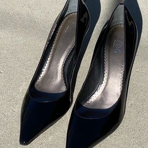 NWOT BCBG Paris patent 2.5” heels. Women’s 9.5